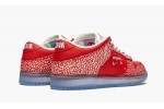 NIKE SB DUNK LOW Stingwater - Magic Mushroom