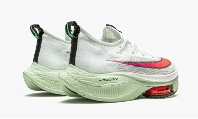 NIKE
W AIR ZOOM ALPHAFLY NEXT%