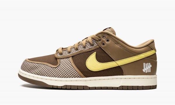 NIKE
DUNK LOW SP
Undefeated - Canteen