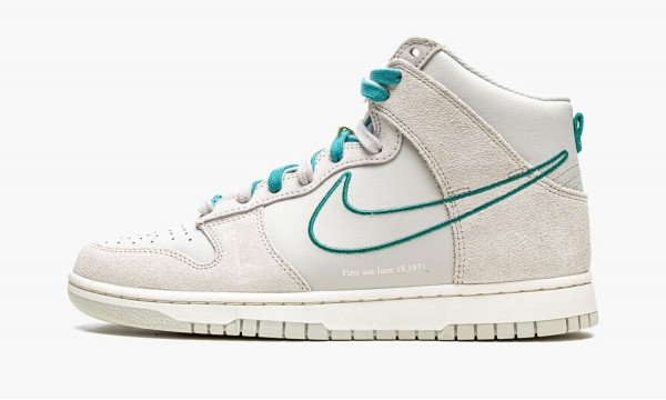 NIKE
DUNK HIGH SE
First Use - Green Noise