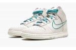 NIKE
DUNK HIGH SE
First Use - Green Noise