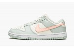 NIKE
DUNK LOW WMNS
Barely Green